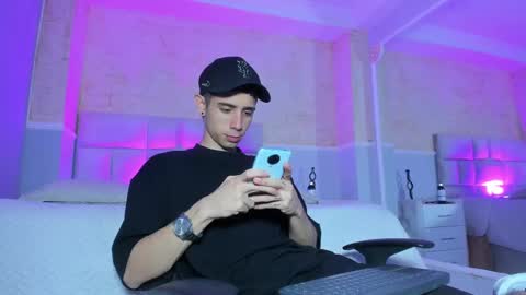 L I I A M online show from 03-03-25, 02:48