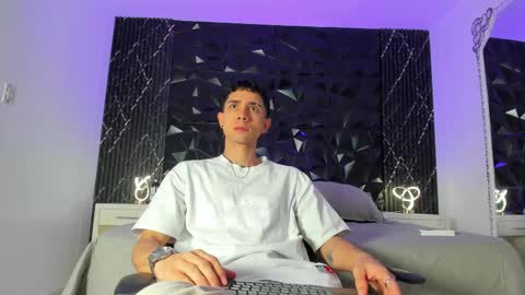 L I I A M online show from 03-10-25, 04:38