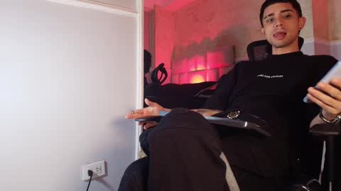 L I I A M online show from 03-11-25, 10:51