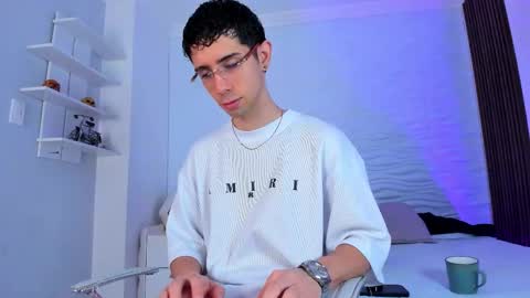 L I I A M online show from 09-27-25, 06:13