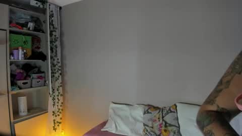         online show from 11-25-25, 11:43