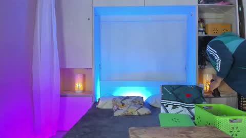         online show from 01-08-26, 11:45