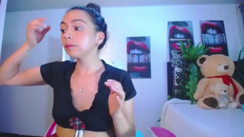 Snapshot of lika_little3 chatting on 08-02-26, 12:31 Liika online show from 08-02-26, 12:31