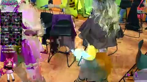 Snapshot of likemyashe chatting on 06-26-26, 11:31 LikeMyAshe online show from 06-26-26, 11:31