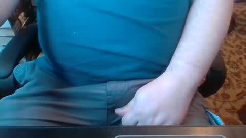 Snapshot of likestobewatchedm chatting on 09-13-25, 02:39 N online show from 09-13-25, 02:39