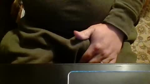Snapshot of likestobewatchedm chatting on 05-04-26, 01:23 N online show from 05-04-26, 01:23