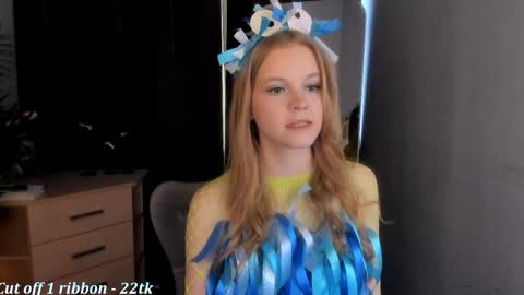 Erica online show from 04-25-26, 11:24