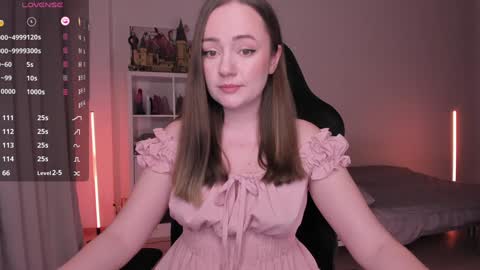 Snapshot of lil_happiness chatting on 01-27-25, 06:31 for free registration 3 online show from 01-27-25, 06:31