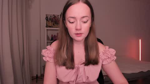 Snapshot of lil_happiness chatting on 02-05-25, 06:37 for free registration 3 online show from 02-05-25, 06:37