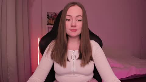 Snapshot of lil_happiness chatting on 02-06-25, 06:46 for free registration 3 online show from 02-06-25, 06:46