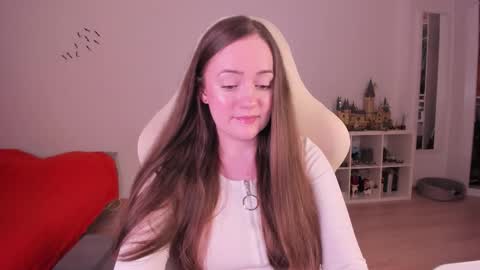 Snapshot of lil_happiness chatting on 11-09-25, 07:34 for free registration 3 online show from 11-09-25, 07:34