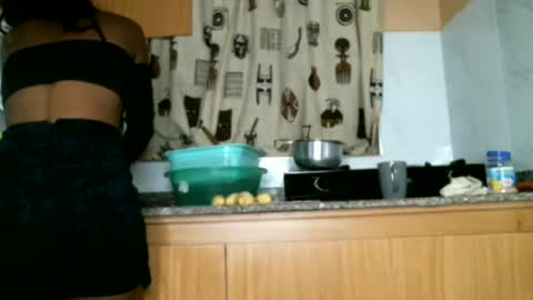 Snapshot of lil_paula chatting on 07-05-26, 05:42 serenity online show from 07-05-26, 05:42