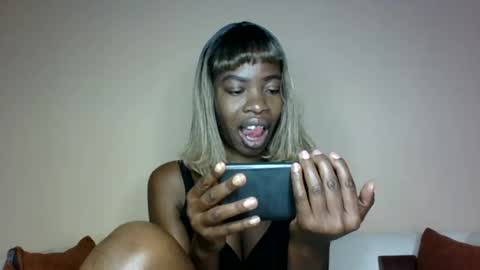 Snapshot of lil_paula chatting on 07-24-26, 02:42 serenity online show from 07-24-26, 02:42