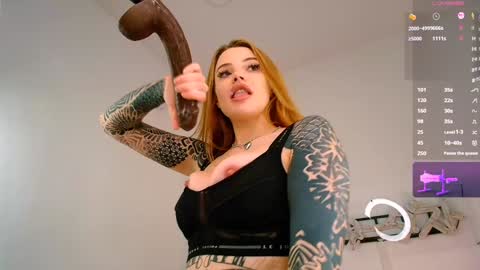 Snapshot of lil_shouty_bitch chatting on 12-19-24, 03:19 Chasey online show from 12-19-24, 03:19