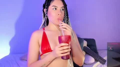 Lola online show from 02-11-25, 01:10