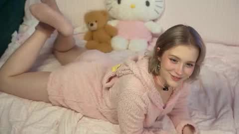 Snapshot of lil_tweety chatting on 10-15-25, 01:06 Rina  online show from 10-15-25, 01:06