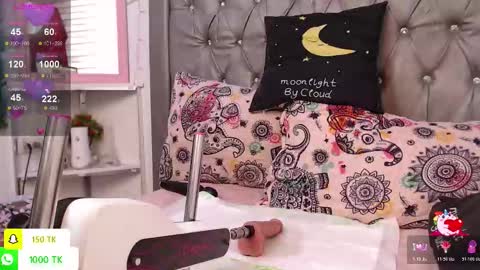 Snapshot of lila_gummy_ chatting on 12-04-25, 02:15 online show from 12-04-25, 02:15