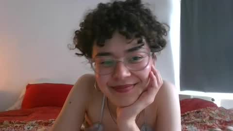 Snapshot of lilac_dreamsss chatting on 06-16-26, 12:41 lilac_dreamsss online show from 06-16-26, 12:41