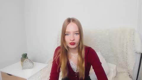 Snapshot of liladesire chatting on 12-30-24, 10:10 LiliaDesire online show from 12-30-24, 10:10