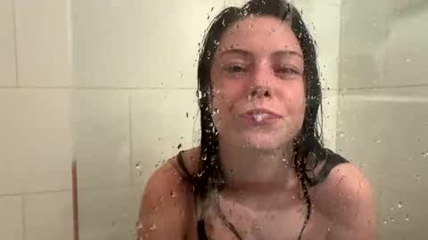 Snapshot of lilbbyily1 chatting on 04-22-26, 04:15 Libby online show from 04-22-26, 04:15