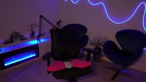 Snapshot of lilbeccaxo chatting on 06-22-26, 04:59 Rebecca online show from 06-22-26, 04:59