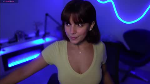 Snapshot of lilbeccaxo chatting on 06-29-26, 04:40 Rebecca online show from 06-29-26, 04:40