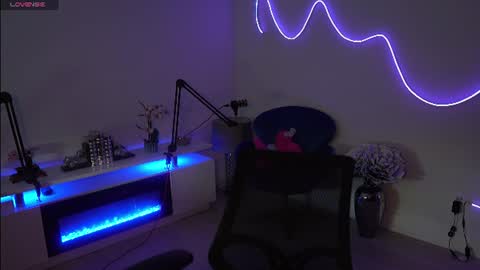 Snapshot of lilbeccaxo chatting on 07-08-26, 05:28 Rebecca online show from 07-08-26, 05:28
