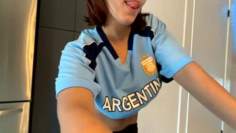 Snapshot of lilbeccaxo chatting on 07-19-26, 04:33 Rebecca online show from 07-19-26, 04:33