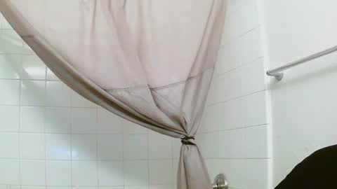 Snapshot of lilbratty_clouds_ogpuffdragon chatting on 11-27-25, 09:17 lilbratty_clouds_ogpuffdragon online show from 11-27-25, 09:17