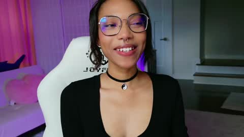 Snapshot of lileviemarie chatting on 12-31-24, 07:40 evie online show from 12-31-24, 07:40