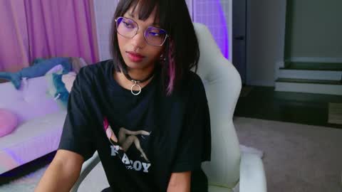 Snapshot of lileviemarie chatting on 01-23-25, 02:44 evie online show from 01-23-25, 02:44