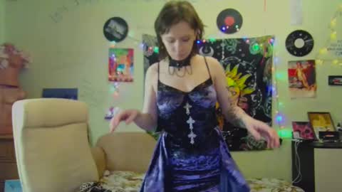 Snapshot of lileyfoxxx chatting on 03-06-25, 05:43 Lil online show from 03-06-25, 05:43