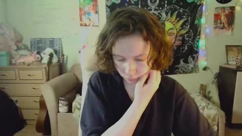 Snapshot of lileyfoxxx chatting on 09-29-25, 02:00 Lil online show from 09-29-25, 02:00