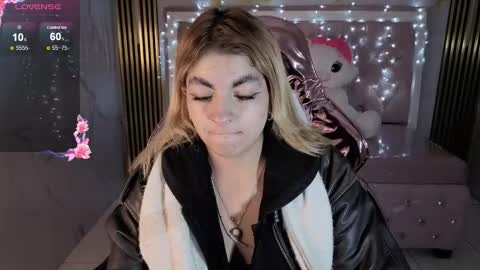 Snapshot of lili_conor_s chatting on 11-02-25, 03:42 Lili online show from 11-02-25, 03:42