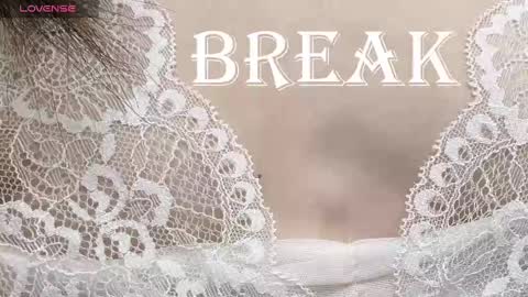 Lilli  follow me kiss online show from 02-15-25, 12:11