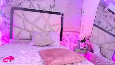 Lily online show from 07-14-26, 12:00