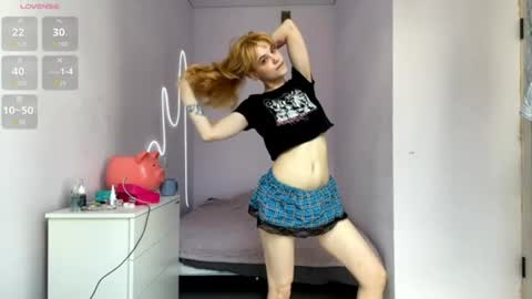 Snapshot of lili_pup chatting on 07-17-26, 09:27 Lili online show from 07-17-26, 09:27