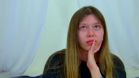 Mia online show from 02-04-26, 07:03