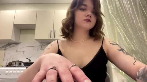 Lilia online show from 04-23-26, 05:37