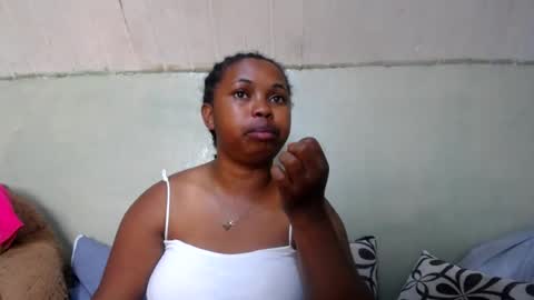 Snapshot of liliahsexie chatting on 06-12-26, 09:41 liliah online show from 06-12-26, 09:41