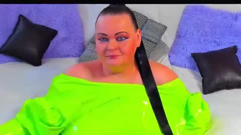 Snapshot of lilian_biegert chatting on 06-10-26, 08:13 Lili online show from 06-10-26, 08:13