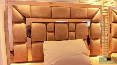 Snapshot of lilian_starfire chatting on 10-18-25, 07:03 LILIAN online show from 10-18-25, 07:03