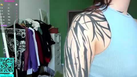 Snapshot of liliandaniels chatting on 05-03-26, 07:14 Lilian online show from 05-03-26, 07:14