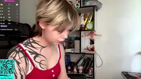Snapshot of liliandaniels chatting on 05-12-26, 07:16 Lilian online show from 05-12-26, 07:16