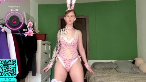 Snapshot of liliandaniels chatting on 05-30-26, 07:38 Lilian online show from 05-30-26, 07:38