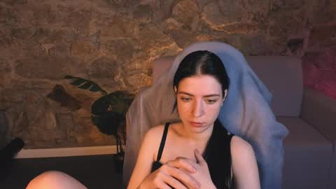Snapshot of liliaroze chatting on 06-05-26, 04:08 liliaroze online show from 06-05-26, 04:08