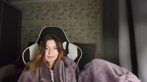 liliawoolf online show from 11-17-25, 07:30