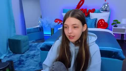 Lili Bakery online show from 02-21-25, 04:18