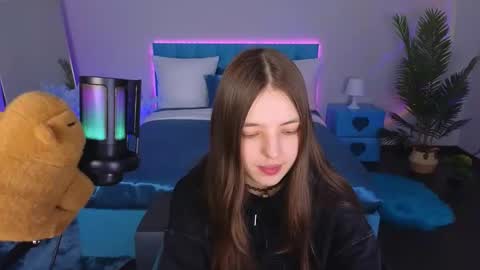 Lili Bakery online show from 10-04-25, 02:09