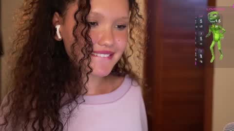 Snapshot of lilicapie chatting on 09-14-25, 10:58 Lilica  online show from 09-14-25, 10:58